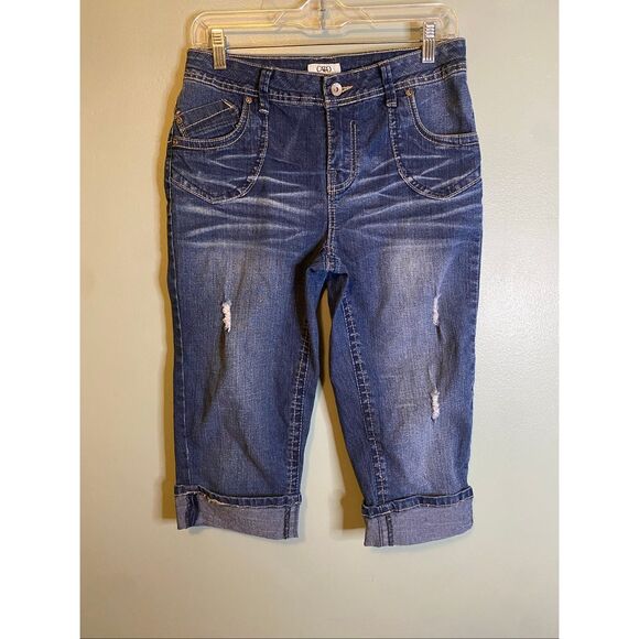 Cato Light Wash Low Rise Denim Cuffed Capris Size 6 - Picture 1 of 5